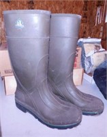 Men's Northerner rubber boots, size 10 -