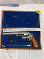 Smith & Wesson 357 Magnum model, 27–2