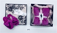 VICTORIA'S SECRET ROBE AND SLIPPER GIFT SET XXS