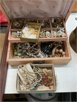 Vintage Jewelry Box with Jewelry