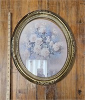 Floral Picture in Round Decorative Frame