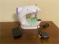 Mini Sewing Machine SM-2020A IOB