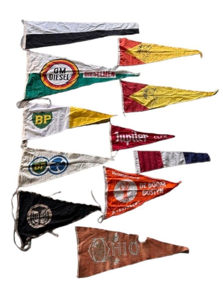 (11) Vintage Pennant Flags