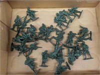 Green plastic soldiers