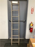 Wood Ladder   NOT SHIPPABLE