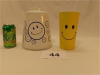 GLASS SMILEY FACE COOKIE JAR(VERY SMALL