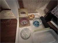 LOT OF PAPERWEIGHTS