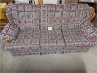QUILT PATTERN COUCH W/WOOD ACCENTS