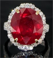 18kt Gold 21.73 ct Oval Ruby & Diamond Ring