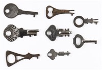 (8) x ANTIQUE KEYS