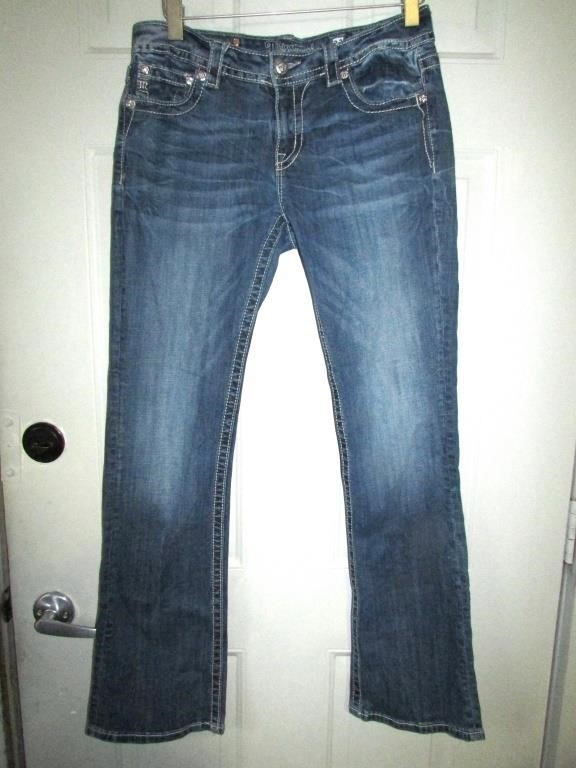 Womans Miss Me Jeans Size 32 Signature Boot