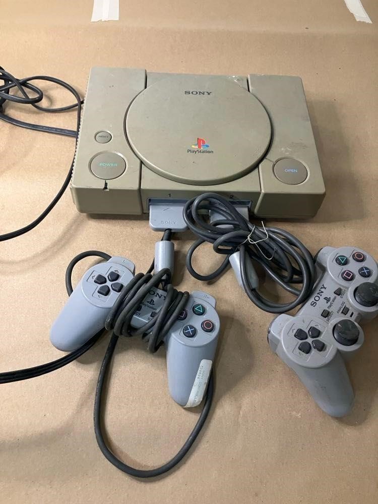 SONY PLAYSTATION ONE POWERS ON UNTESTED PASS THAT