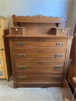 4 Drawer Dresser With Spoon Carving
