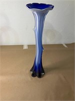 BLUE & WHITE ART GLASS VASE