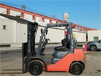 Toyota 8FGU25 5,000lb Forklift