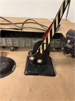 VTG MARX METAL TRAIN SET AND ACCESSORIES