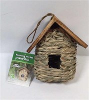New Songbird Essentials Roosting Pocket with Roof