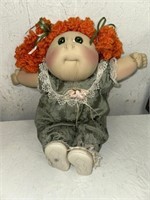 AUTOGRAPHED 2001 CABBAGE PATCH DOLL GREEN OUTFIT