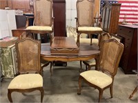 Dining room table w 6 chairs/ 2leaves & heat pads
