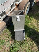 STAINLESS PIG FEEDER