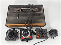 VINTAGE ATARI VIDEO GAME SYSTEM