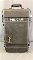 Rolling Pelican 1510 Case. Extendable Handle
