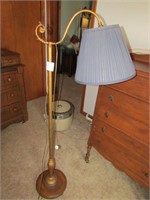 WOOD BASE FLOOR LAMP