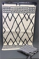 Black & White Rug & Tablecloth