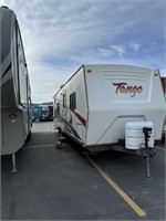 2007 TANGO 30' TRAVEL TRAILER WITH 1 SLIDE