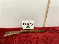 RUGER, 1022 AUTOMATIC 22 CALIBER SHOOT LONG RIFLE.