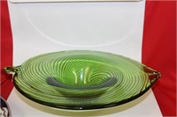 An Art Glass Leaf Shape bowl