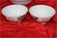 A Pair of Chinese Export Bowls
