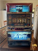 BIG WAVE SLOT MACHINE-WORKS, THESE MACHINES