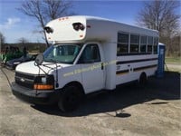 2008 CHEVROLET EXPRESS G3500 PASSENGER BUS W/ WHEE