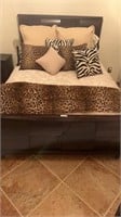 Queen bed w/ mattress & quality bedding,