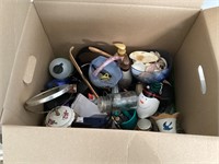 Misc box lot, seashells in bowl