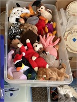 (2) totes/(2) boxes of beanie babies