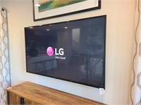 65" LG TV