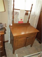 OAK WASH STAND W/ TOWEL BAR