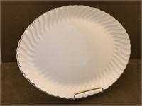 USA Pottery 34-Pc Scalloped Edge Dinnerware Set
