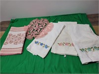 Towels, Dollie, Table Runner