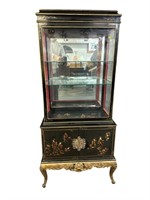 ANTIQUE CHINOISERIE AND GOLD DECORATED CURIO