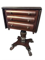 19TH CENT. FEDERAL MAHOGANY DROP SIDE TABLE