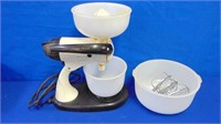 Sunbeam Vintage/ Retro Mix Master With Bowls And
