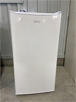 Lightly USed Galanz 3.3 Cuft Refrigerator