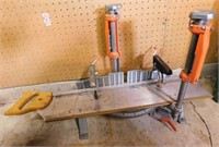 Manual mitre saw