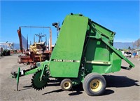 John Deere 435 Round Baler