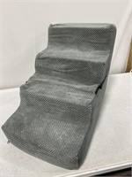 CUSHION PET STAIRS WITH LIGHT DAMAGE, (W) 14.5 X