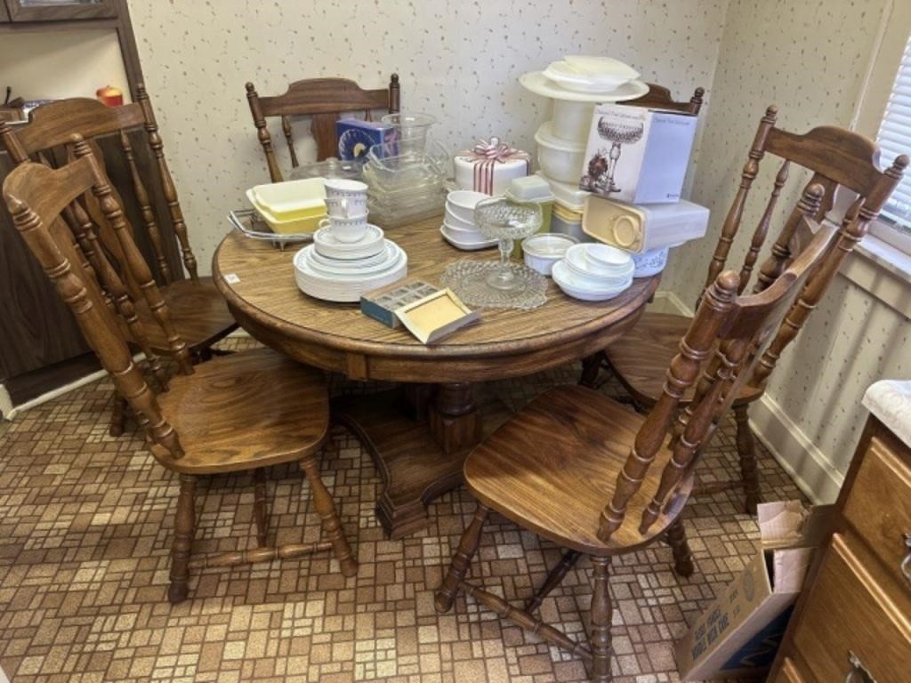 Round Kitchen Table and 6 Chairs