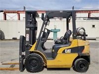 Caterpillar 2P5000 5,000lb Forklift